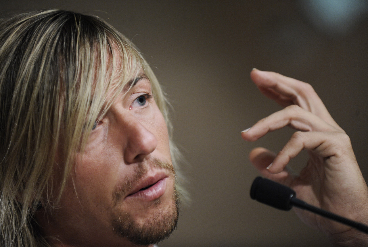 乐鱼体育官网-支持老东家！古蒂、赫迪拉预测皇马新赛季夺冠，姆巴佩最佳射手