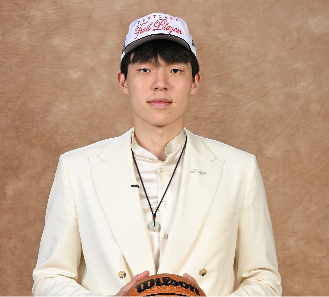 开拓者官方回顾杨瀚森大帽瞬间：最好别进入禁区