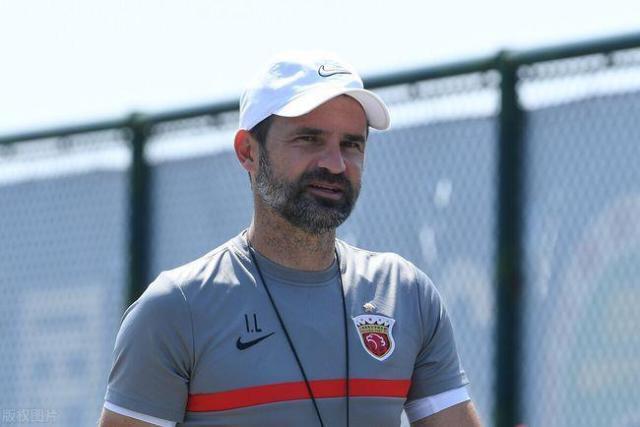 乐鱼体育-残兵也疯狂！海港后4球全是上高压 莱科：继续保持！